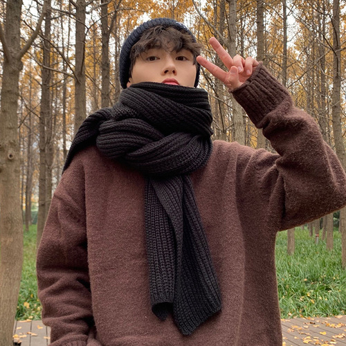 Men's fashion scarf, personalized trendy brand gift for men, birthday gift, men's stylish woolen winter scarf for young people, couple's fashion accessory.