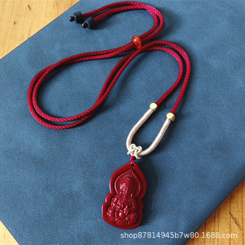 지진샤 관음 No.2 는 자줏빛 적색 로프 (34*21mm) 를 장착