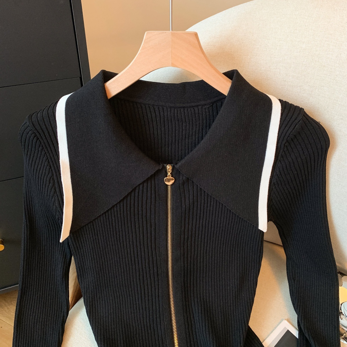 Damenbekleidung Herbst: Slim-Fit-Strickwaren, hochwertiges Oberteil im französischen High-End-Stil, langärmliges Hemd für formelle und legere Anlässe._voghion.com