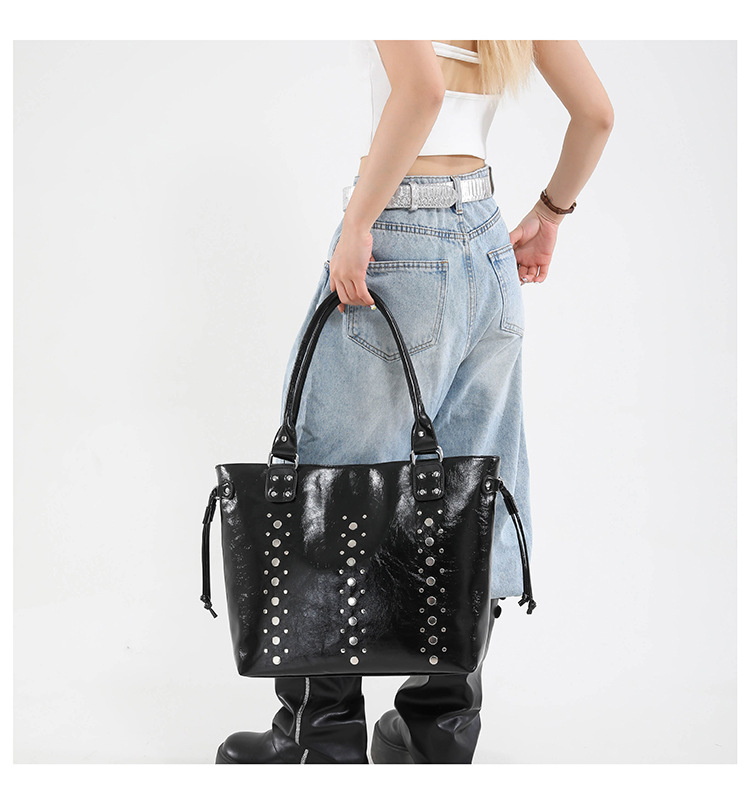 Trendy schoudertas met studs voor dames grote casual shopper_voghion.com