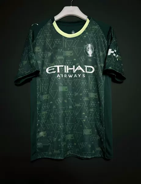 2526 Manchester City three guest