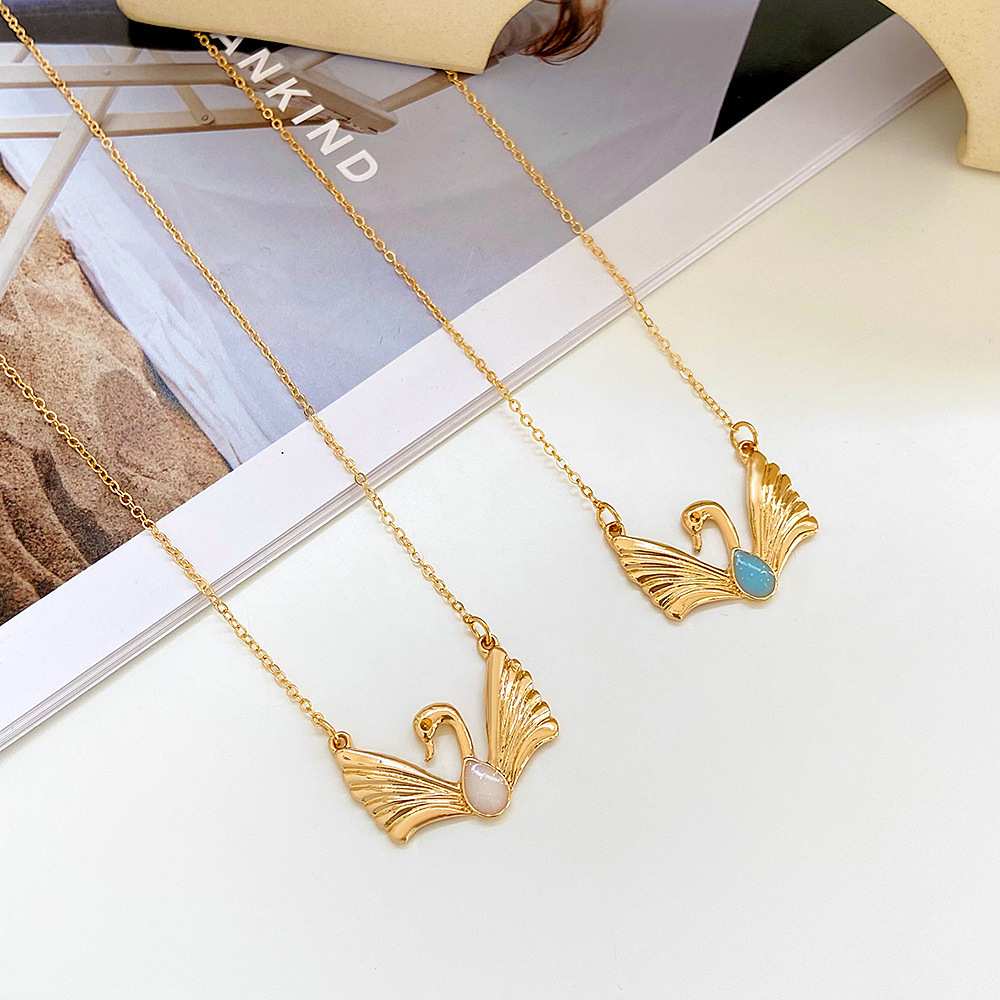 European And American Retro Temperament Swan Necklace Female Fashion Light Luxury Niche Design Personality Animal Clavicle Necklace Necklace