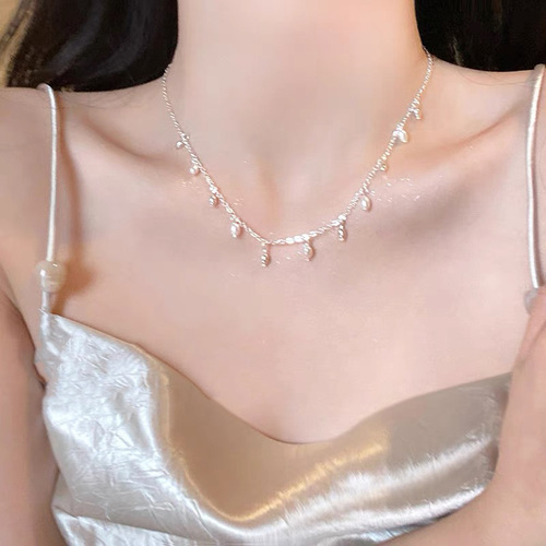 S925 Silver Flower Necklace for Women, Simple and Everyday, Versatile, Exquisite, Cross-Hole Small Flower Clasp Necklace, Sweet and Cool Style Jewelry