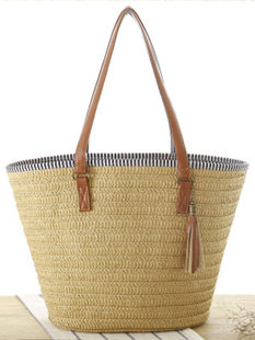 Bag one shoulder with tassels, capacious beach pendant, European style, simple and elegant design