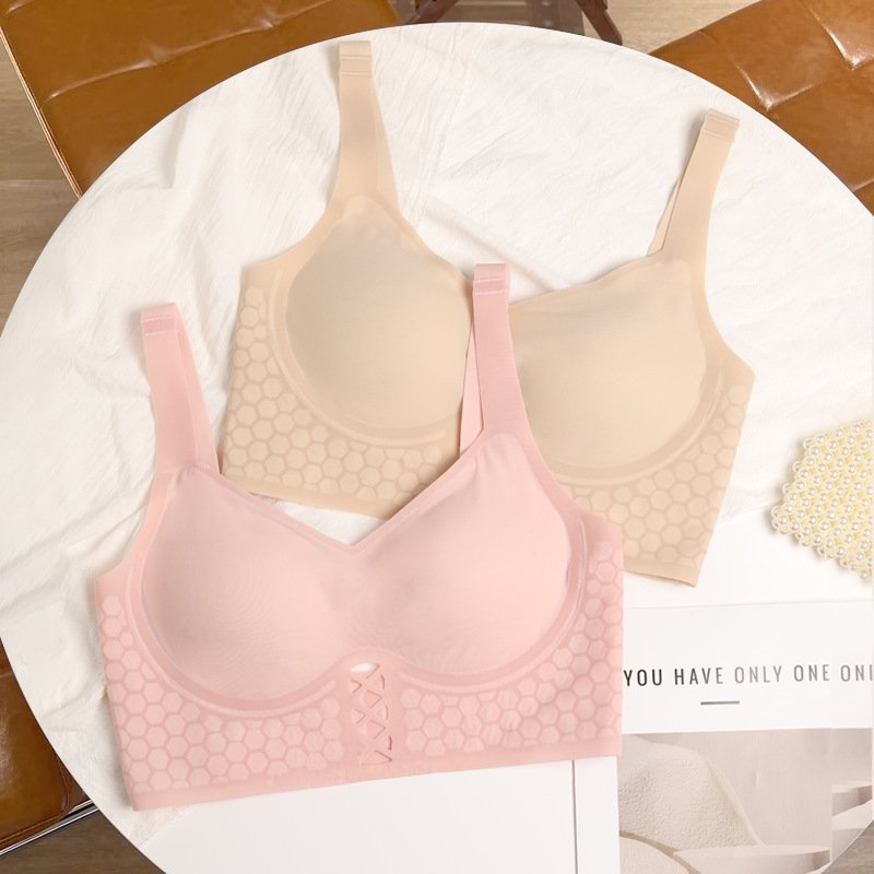 Comfortable seamless jelly strip soft support underwear women's upper support push up wireless big chest breast breast breast anti-sagging bra Comfortable seamless jelly strip soft support underwear women's upper support push up wireless big chest breast breast breast anti-sagging bra