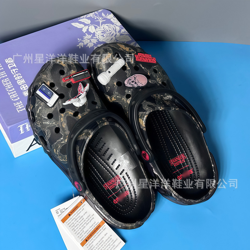 Cros New Strange Story Collaboration Clogs, Large Size Unisex Beach Sandals for Summer