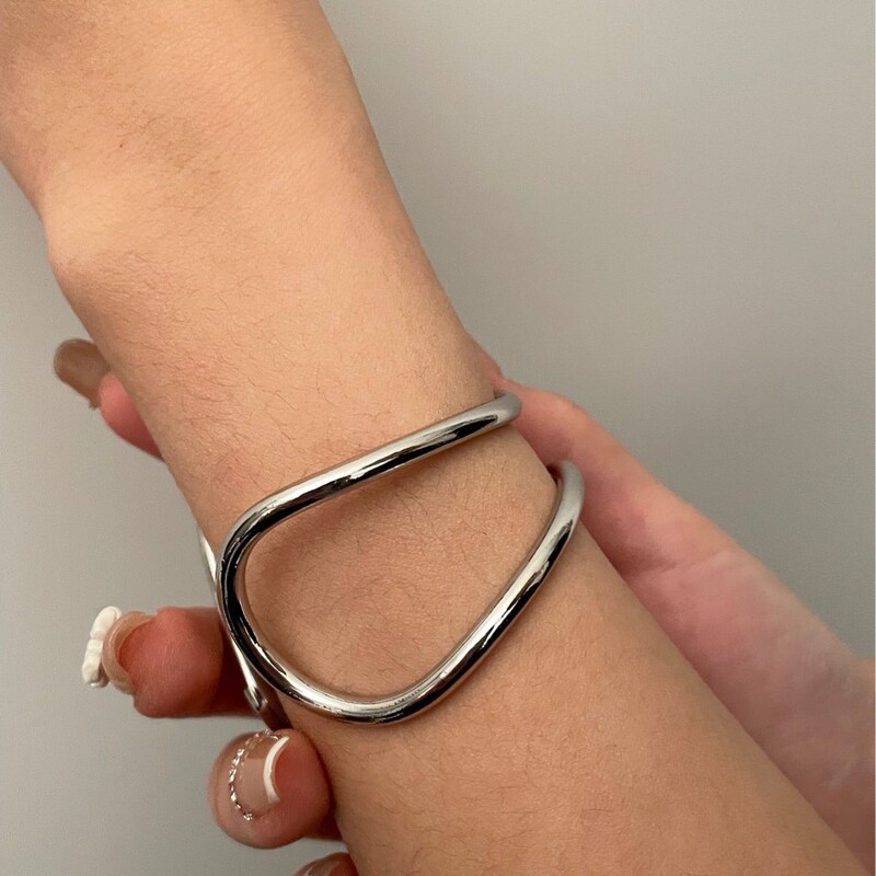 Q Japanese-style niche new fashion elegant open bracelet bracelet good-looking good with two colors O8/4