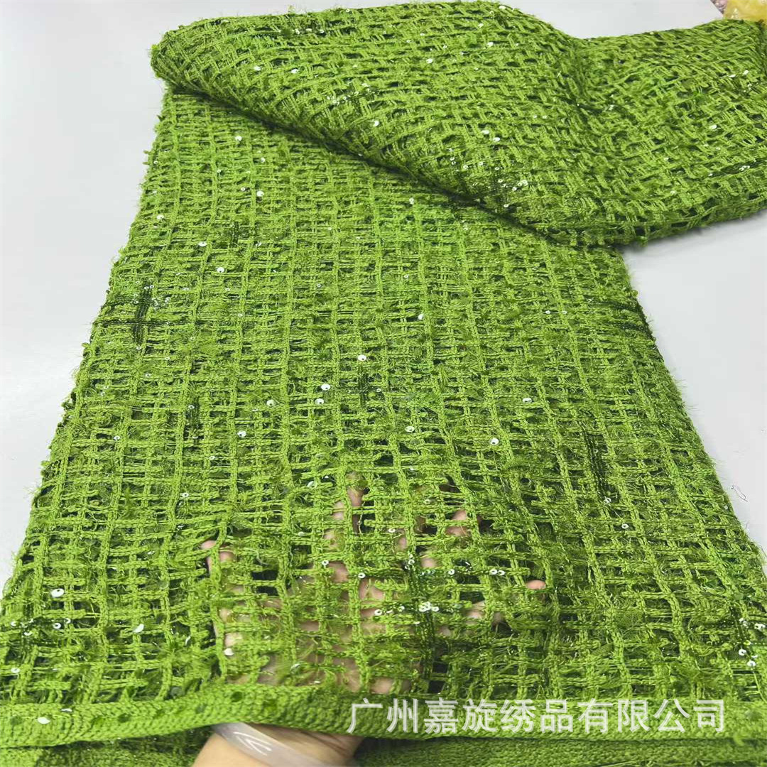 Otoño y invierno nuevo pequeño viento fragante tejido agujero sequinilla tela bordada fresca chaleco verde tela de moda vestido