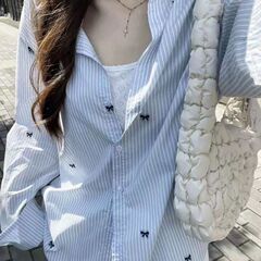 2025春季新款蓝色条纹长袖衬衫女宽松设计感外套小众时尚百搭衬衣
