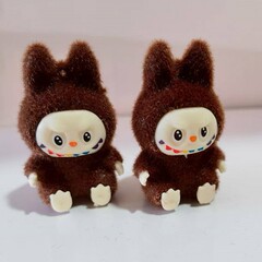 创意迷你植绒拉兔兔盲盒公仔桌面摆件车载装饰毛绒玩具配饰小玩偶