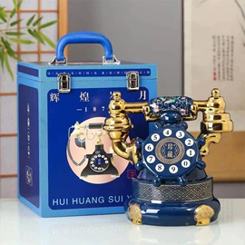 装饰花瓶;酒壶;陶瓷工艺品