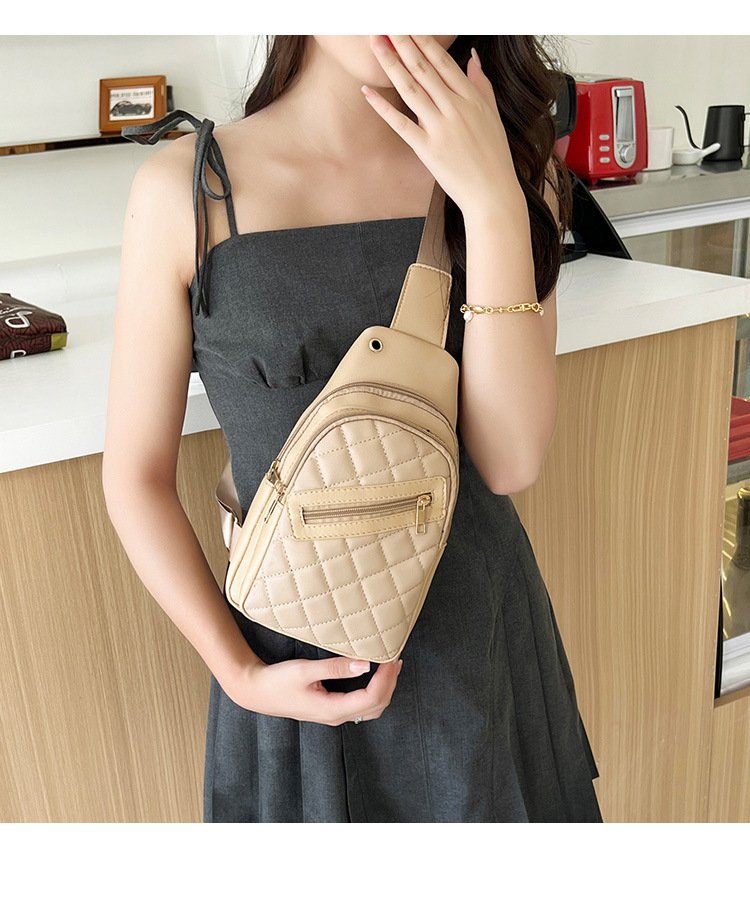 Women's Basic Classic Style Solid Color Lingge Pu Leather Waist Bags display picture 7