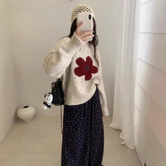 秋冬洋气花朵设计感羊毛针织衫圆领长袖上衣女减龄百搭休闲毛衣潮
