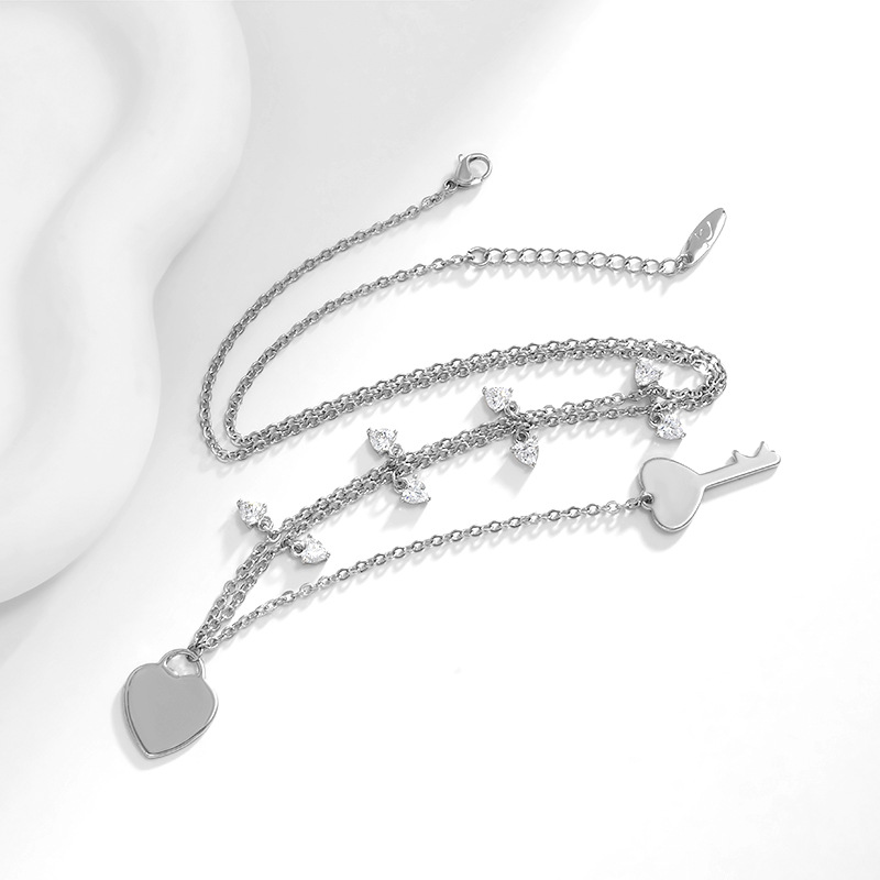Joyería de Xuking moda europea y americana encantadora temperamento clavícula cadena simple frío estilo nicho en forma de corazón collar de acero inoxidable para las mujeres