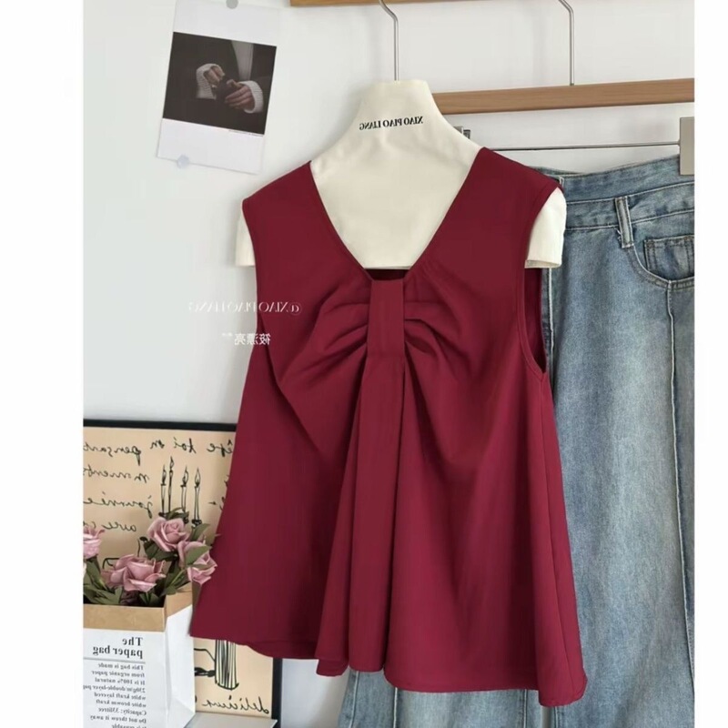 Stylish and Elegant Design, Sleeveless Shirt, Simple and Slimming Top for Commuting, New Summer Style, Loose and Trendy Versatile Vest Stylish and Elegant Design, Sleeveless Shirt, Simple and Slimming Top for Commuting, New Summer Style, Loose and Trendy Versatile Vest