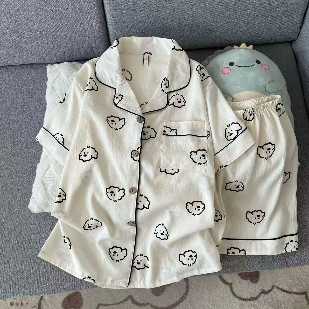 Cute punto de onda KT gato nubes pijamas de algodón mujer pantalones cortos de manga corta de verano coreano cuello de dibujos animados set de ropa para el hogar