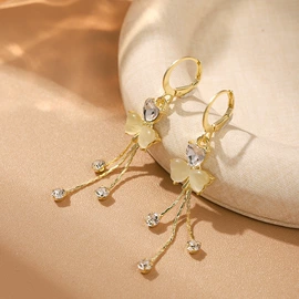 耳环;项链;耳钉