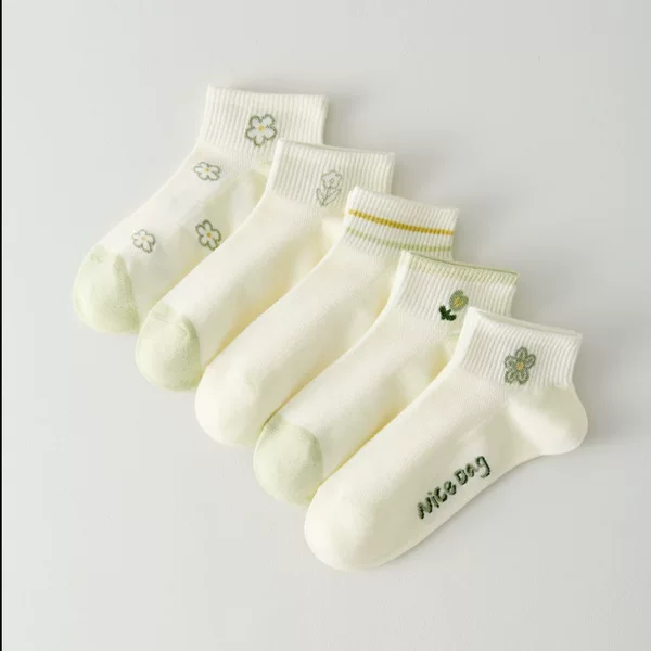 White Socks for Women, Spring and Summer Thin Style, Trendy Ins-Style, Solid Color, Cartoon Student Sports Short Socks, Wholesale Socks from Zhuji