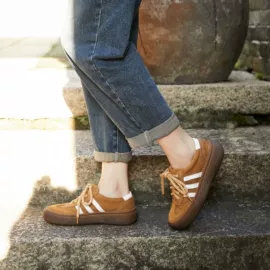 女式休闲单鞋;女式皮靴;平底拖鞋