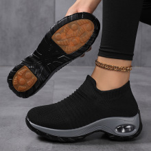 亚马逊热卖款升级防滑大码女鞋妈妈鞋袜子鞋休闲飞织女鞋摇摇鞋女