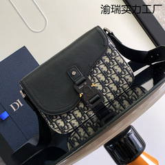 メンズレディース共通バッグクリエイティブ気品サドルメッセンジャーバッグフリップカバーファッションビジネスワンショルダーカジュアル斜め掛けショルダーバッグ