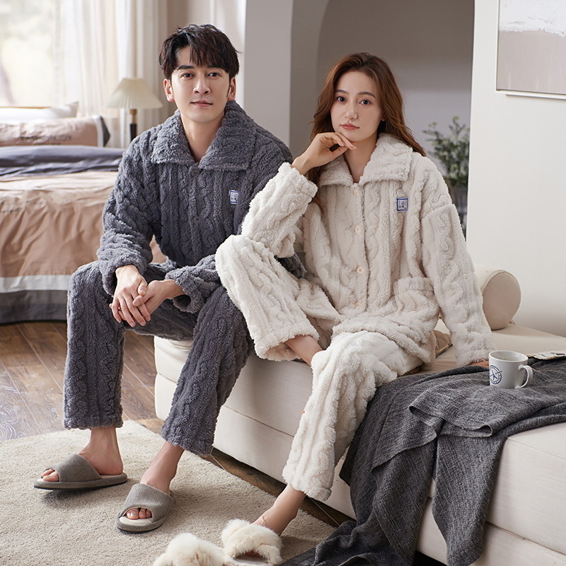 Winter-Paar-Pyjama, warme Flanell-Strickjacke, verdicktes und plüschiges Korallensamt-Hauskleidungsset für Herren und Damen_voghion.com