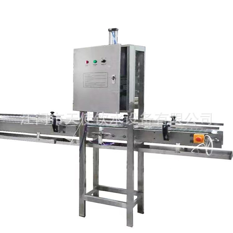 大桶水灌装机桶装水灌装设备纯净水灌装产线三合一旋转灌装机