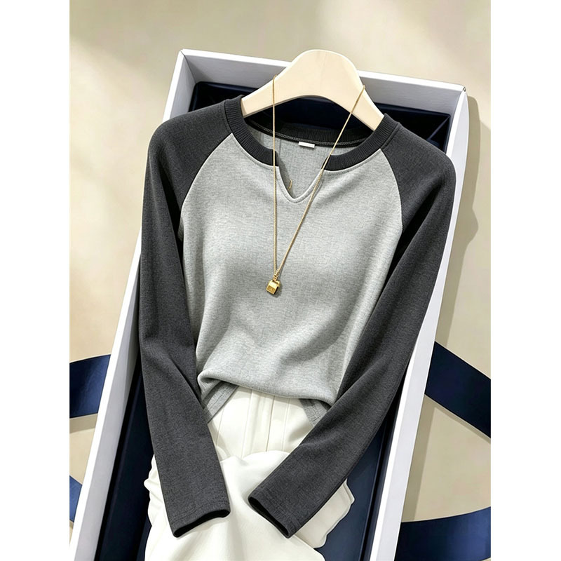 Autumn new pure cotton small V-neck long-sleeve women's t-shirt with unique design, slim fit and raglan sleeves Autumn new pure cotton small V-neck long-sleeve women's t-shirt with unique design, slim fit and raglan sleeves