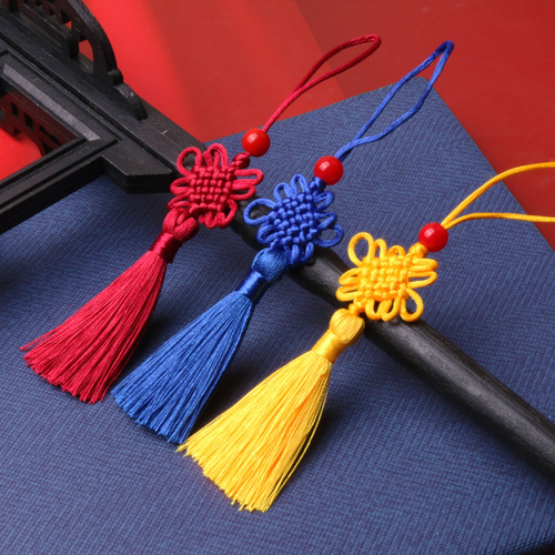 Chinese knot tassel six-plate Fangsheng knot pierced with red beads and tassels U disk sachet bookmark pendant small Chinese knot wholesale
