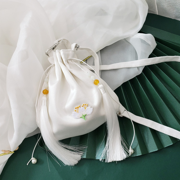 Bolso Hanfu de satén White Ribbon