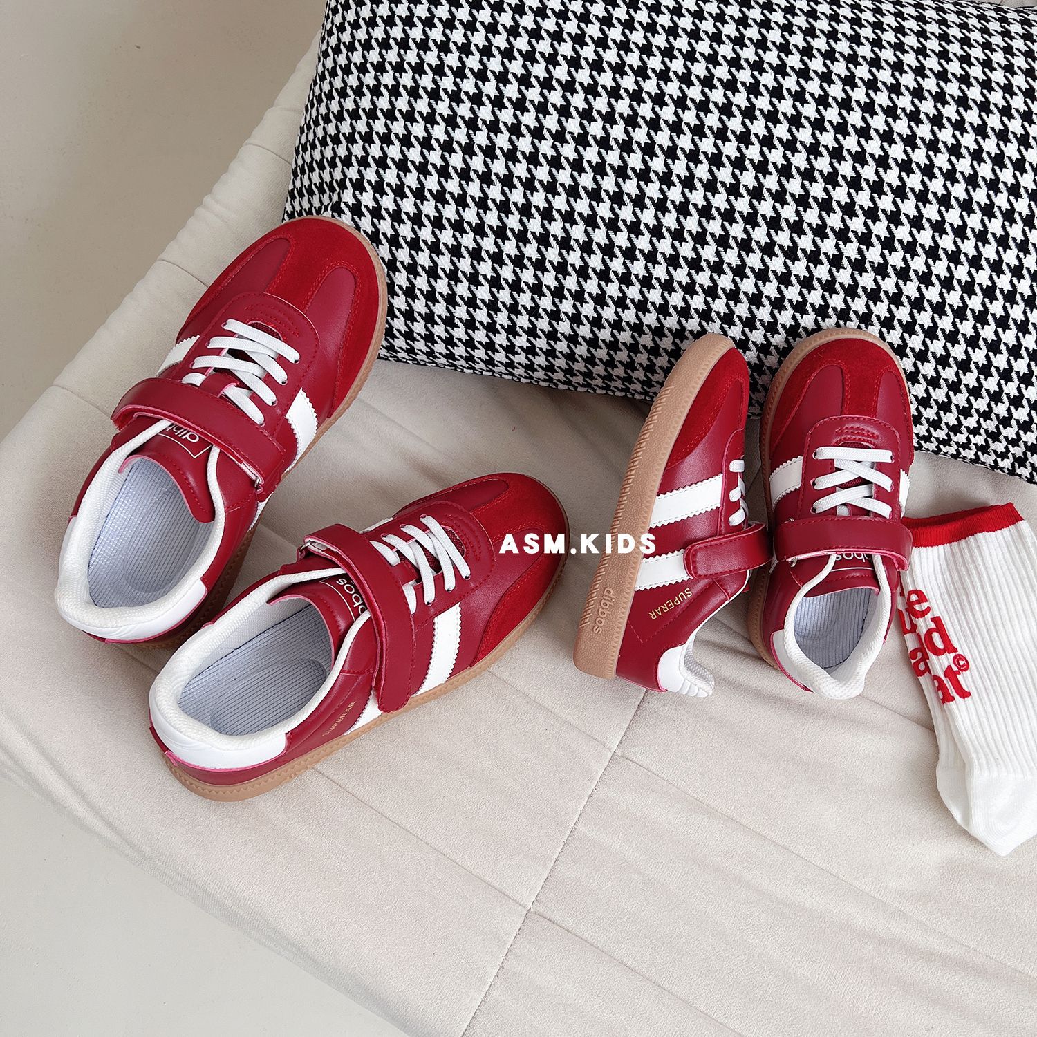 Retro children's sneakers