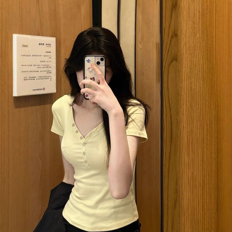 2025 New V-neck Shoulder Short-sleeved T-shirt Women's Summer Slim-fit Design Sense Button American Style Hot Girl Short Top Women 2025 New V-neck Shoulder Short-sleeved T-shirt Women's Summer Slim-fit Design Sense Button American Style Hot Girl Short Top Women