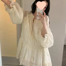 现货 chic春季新款甜美减龄刺绣钩花边小个子喇叭袖连衣裙女