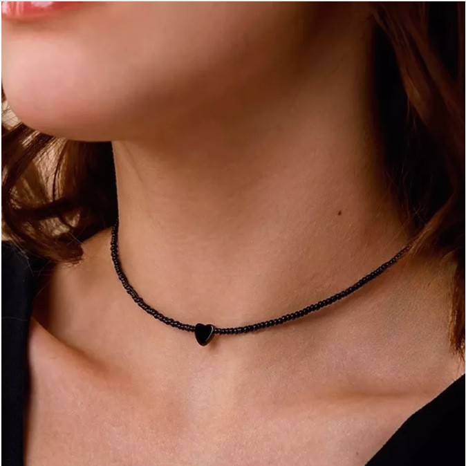 Crystal Heart Collarbone Chain With Black Gallstone Beads_voghion.com