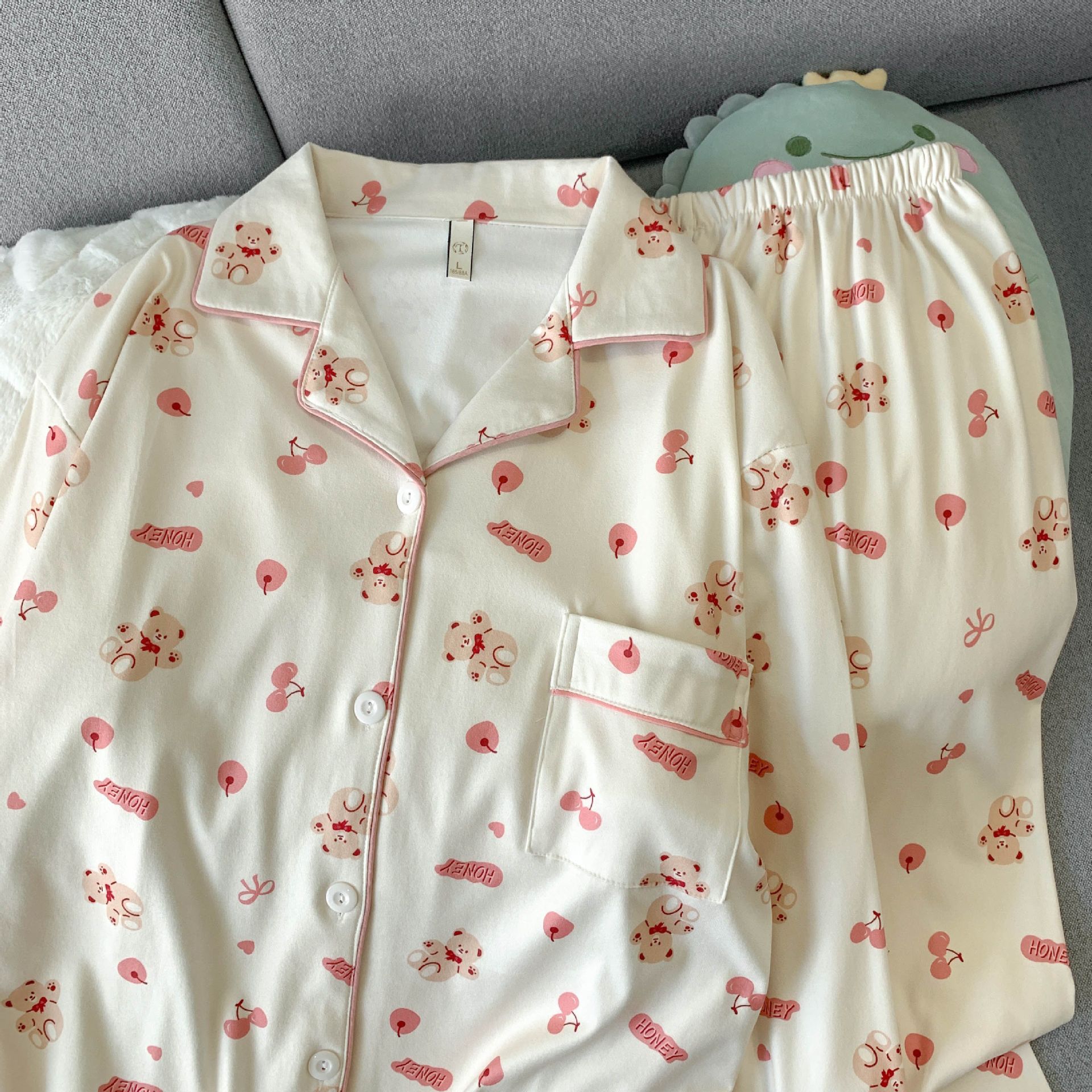 Al por mayor transfronterizo pijamas calientes de terciopelo mujeres otoño invierno cardigan con solapas dibujos animados pantalones de manga larga ropa doméstica al por mayor transfronterizo