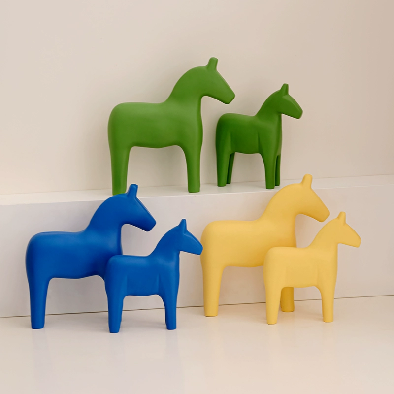 Святой Фило в скандинавском стиле, минималистичный стиль, лошадка-качалка, резные украшения для дома, деревянные поделки, окрашенные