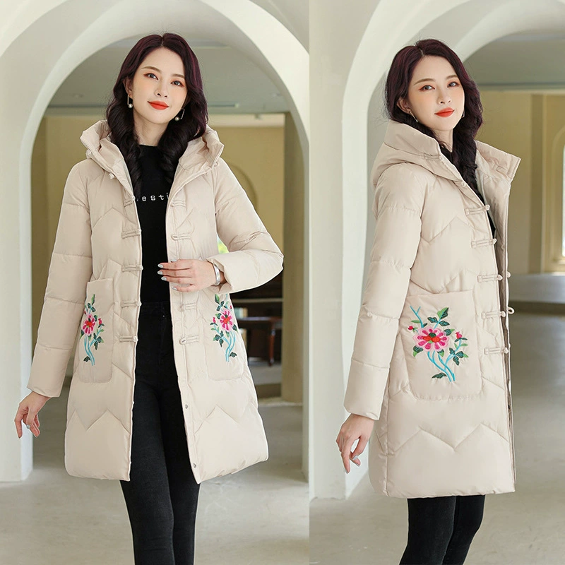 Одежда средней длины из хлопка с вышивкой в этническом стиле для женщин среднего и пожилого возраста, новое зимнее пуховое пальто с хлопковой подкладкой, пальто для матери с капюшоном
