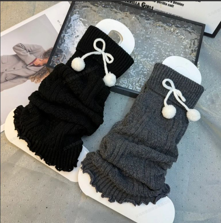 Japanese-Style Y2K White Sock Covers with Pom-Poms, Autumn and Winter Warm Long Leg Warmers, Over-The-Knee Dual-Wear Cable Knit Slouch Socks for Women