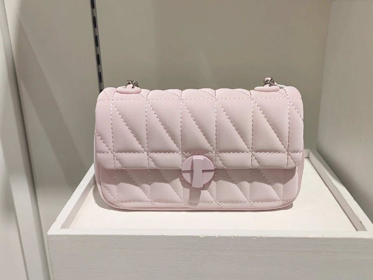 2023 Primavera/Estate Nuova Texture Avanzata Piccola Catena Lingge da Donna Una Spalla Borsa Ascellare Versatile Cross Body_voghion.com