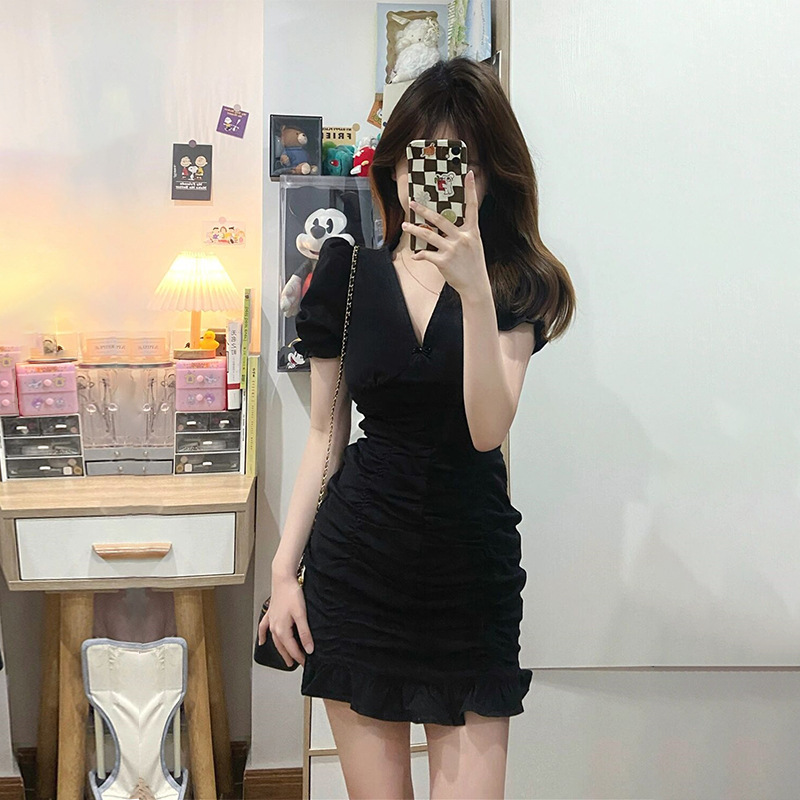 Black V-neck Puff Sleeve Dress Women's Summer Niche Design Sense Fishtail Skirt Korean Style Black V-neck Puff Sleeve Dress Women's Summer Niche Design Sense Fishtail Skirt Korean Style