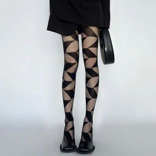 �z�mŮ�Ը��ı��Bѝ�m��ɫ��Ȥ�������־W�t�m��ĸ�@���Ứ����m