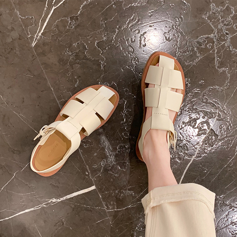 Uva mamá verano nueva moda punta redonda inferior amplia superficie transpirable ajustable sandalias romanas punta cerrada zapatos de jaula de cerdo para las mujeres