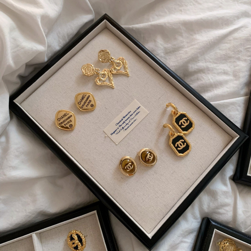 ☆기간 한정 핫 세일☆린넨 프렌치 블랙 스터드 귀걸이 소프트백 블랙 워드마크 25cm