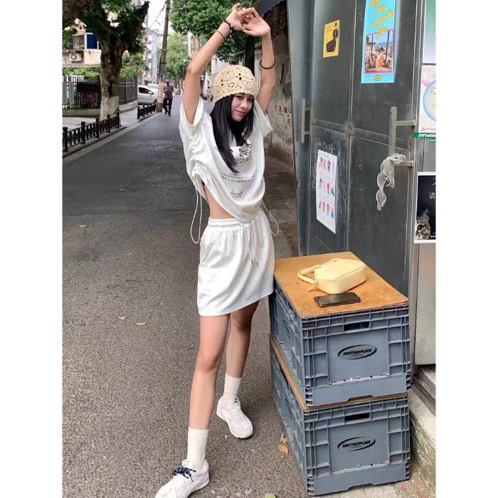 밝은 회색