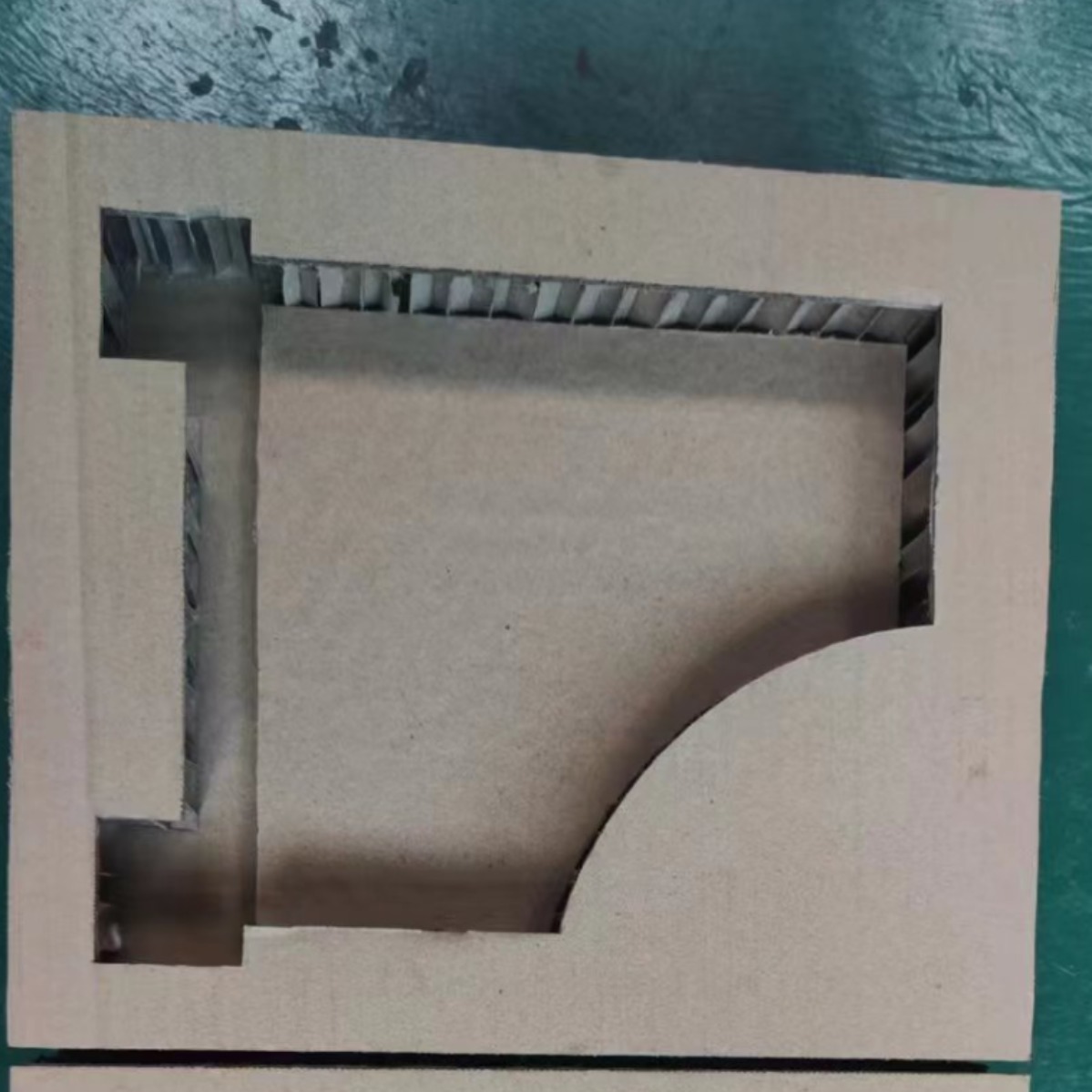 蜂窝纸板切割（定）