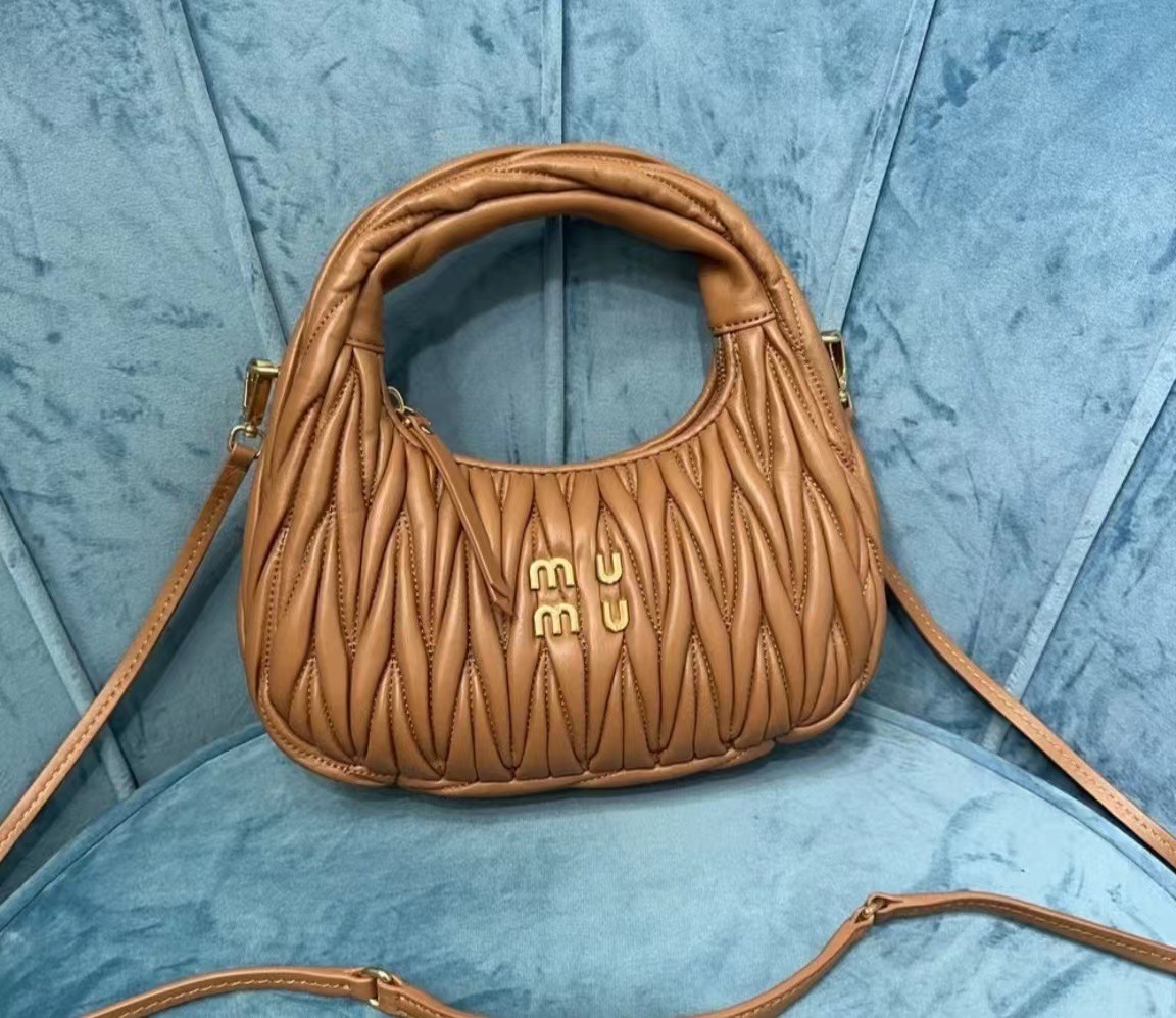 El mismo bolso de nubes plisadas de la casa de miu, la moda lingge embroidery Wire dumplings, bolso de mano, bolso de hombro único, bolso de Hobe transfronterizo