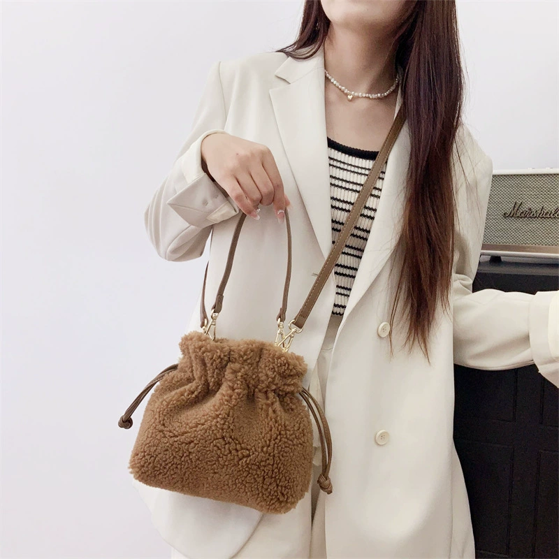 2023 осенне-зимняя новая зернистая шерстяная плюшевая сумка Портативная портмоне через плечо с Кулиской Сумка Lucky Bag