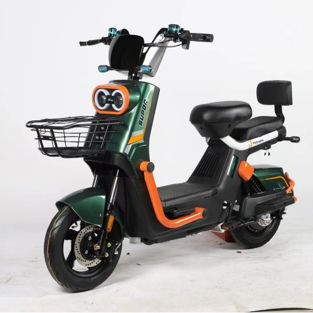 Scooter coche eléctrico estándar nacional dos ruedas adultos hombres y mujeres bicicleta batería coche para llevar pedal estudiante doble
