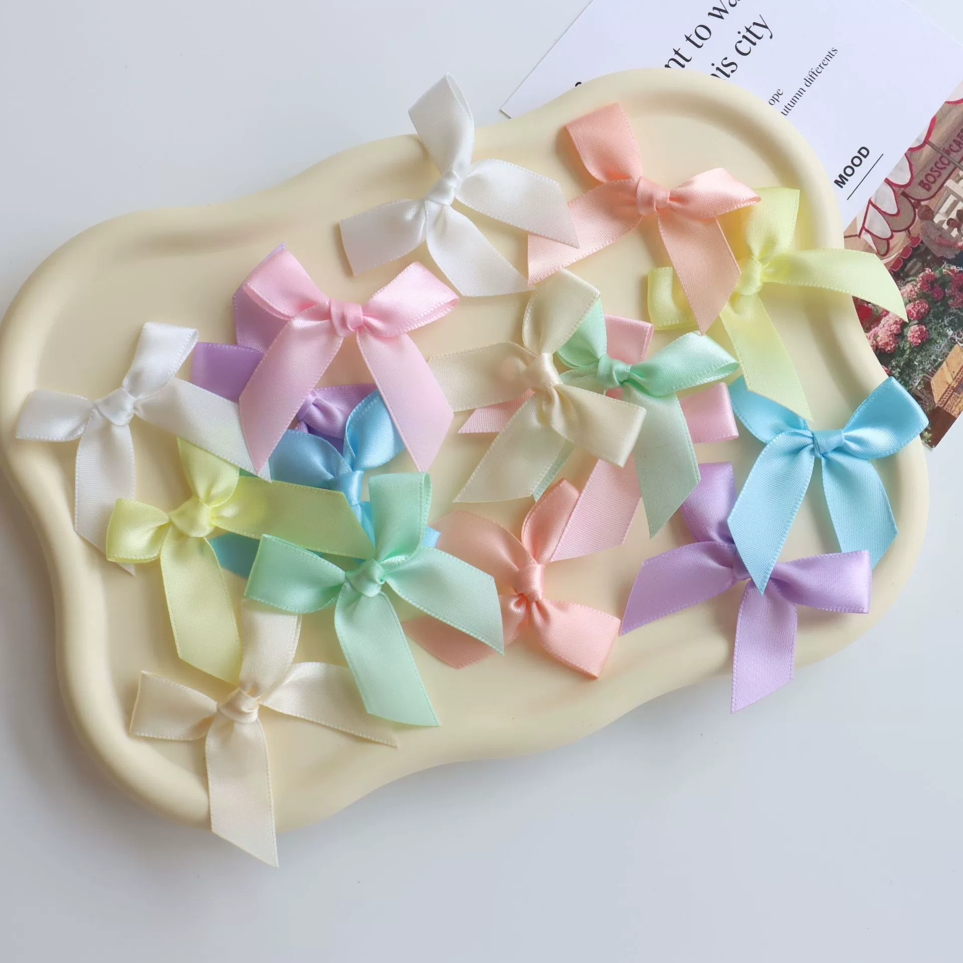 В наличии мини-бантики для макарон, маленькие бантики для нижнего белья, шорт, носков, аксессуары с бантиками.