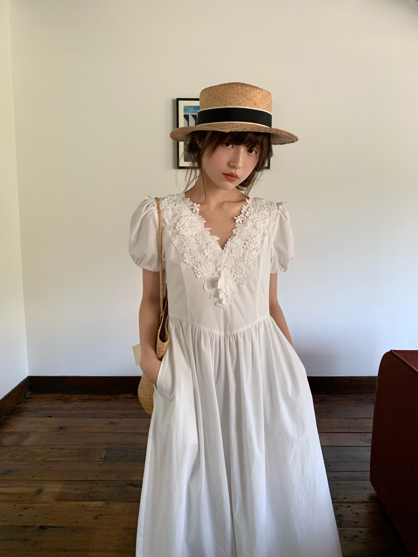 美を解釈する NEWOPEN 25 夏 フレンチスタイル 重厚なハイウエストレース Vネック パフスリーブワンピース レディース S5521